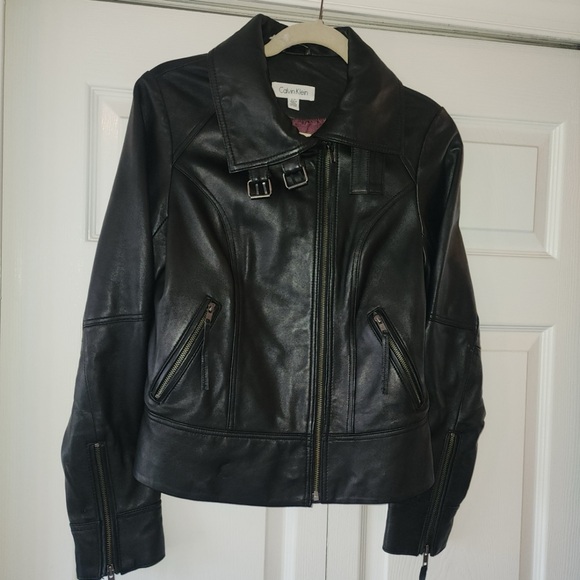 Calvin Klein Women’s Black Leather Moto Jacket Size Small Burgundy Lining - Picture 1 of 8
